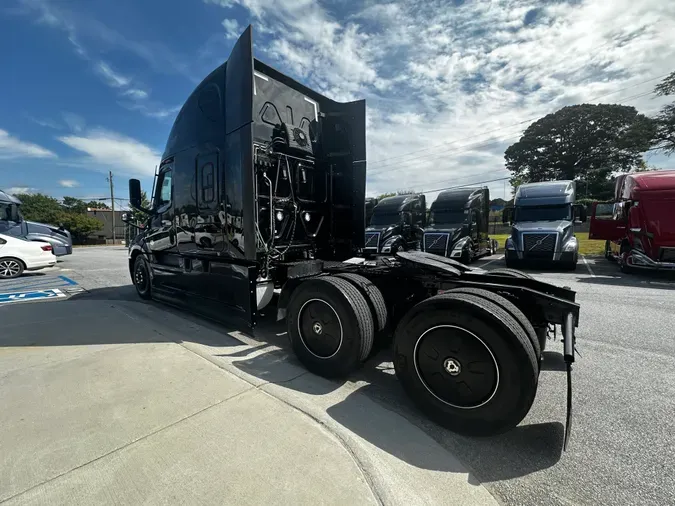 2021 Freightliner Cascadia 126