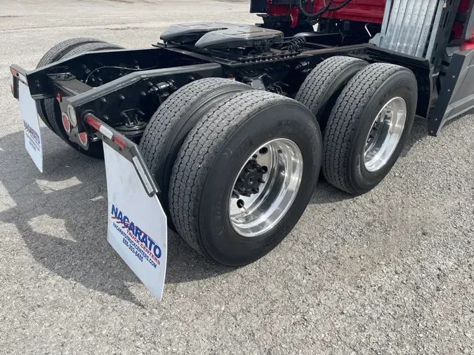 2020 FREIGHTLINER CASCADIA 126