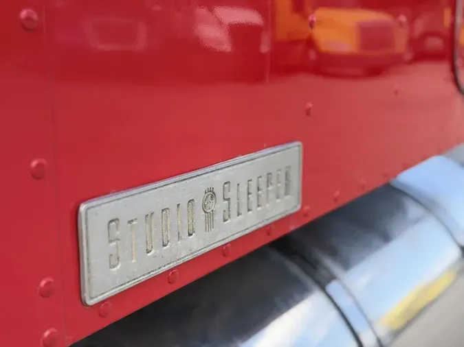2001 Kenworth W900L