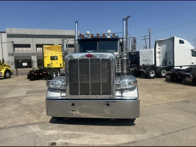 2021 Peterbilt 389