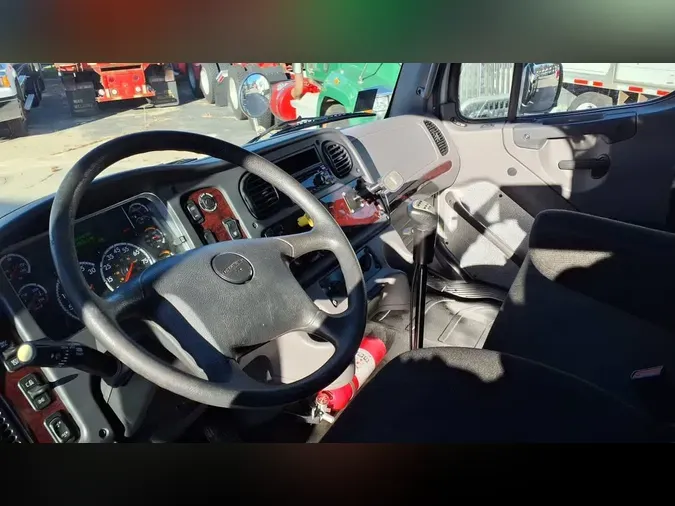 2019 FREIGHTLINER/MERCEDES M2 106