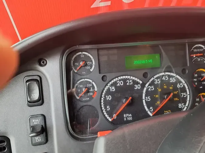 2018 FREIGHTLINER/MERCEDES M2 106