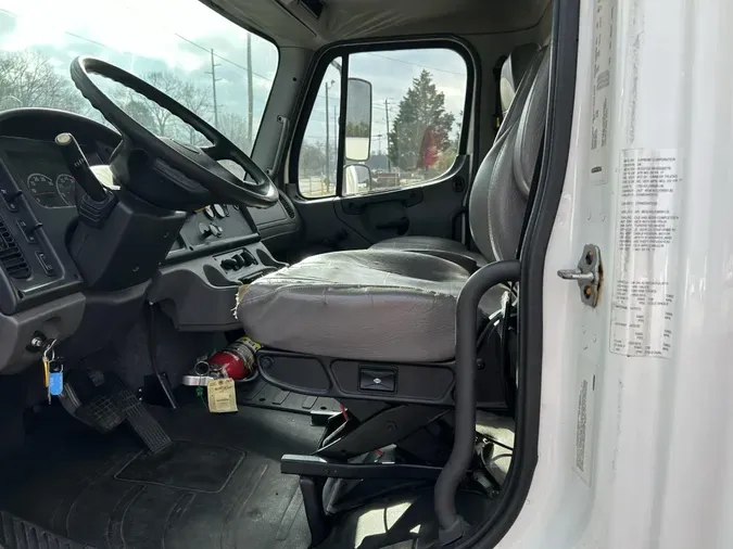 2018 Freightliner Business Class M2 106