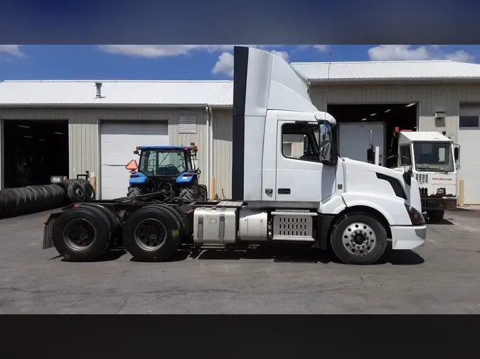 2016 Volvo VNL300