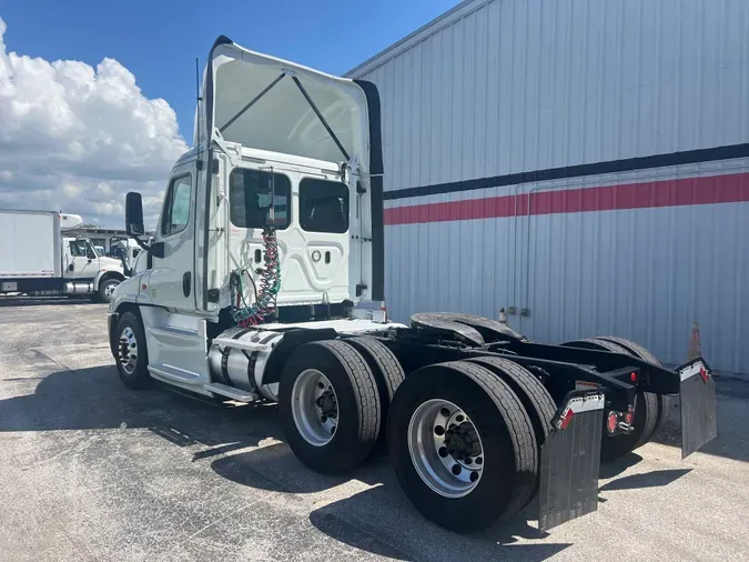 2018 FREIGHTLINER/MERCEDES CASCADIA 125