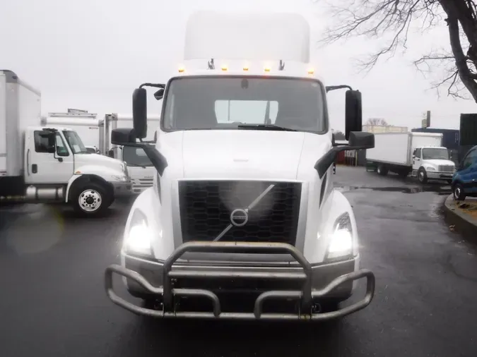 2019 VOLVO VNL