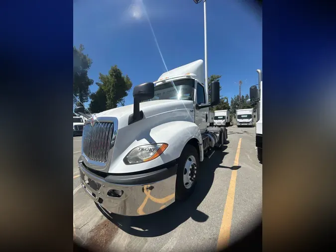 2018 NAVISTAR INTERNATIONAL LT625 DAYCAB T/A