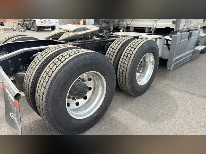 2023 Freightliner Cascadia 126
