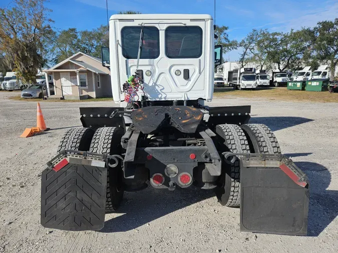 2017 FREIGHTLINER/MERCEDES CASCADIA 125