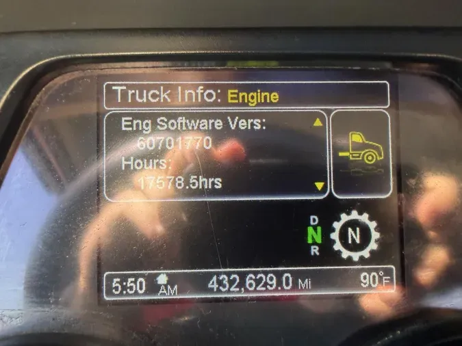 2020 Peterbilt 57971cc8c46fca587e94f3ab56dfa3fc8b5