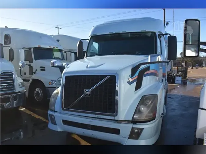 2013 VOLVO VNL64T730