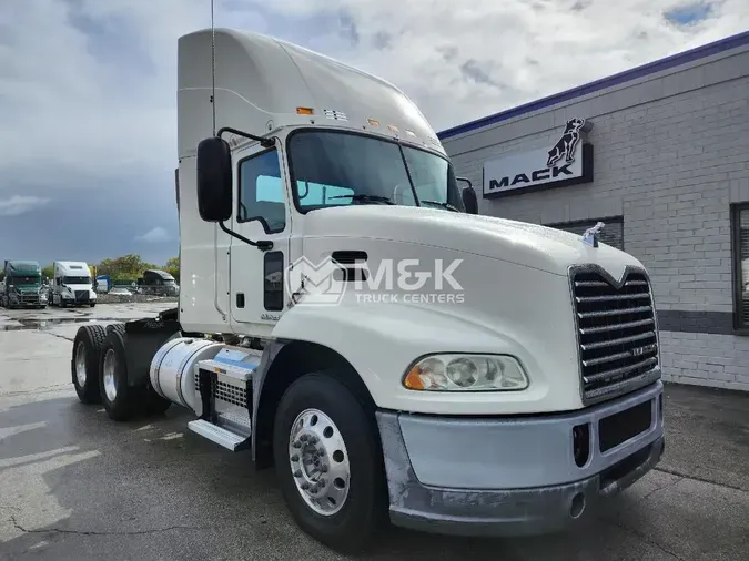 2018 MACK CXU613