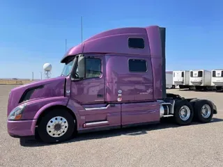 2016 VOLVO VNL64T780