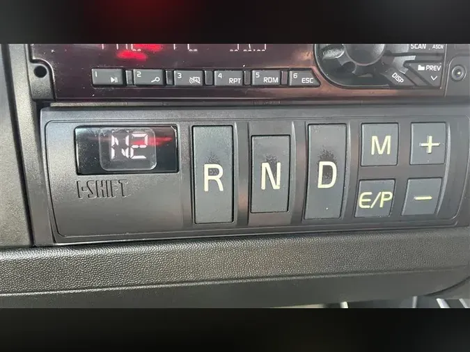 2020 VOLVO VNR640