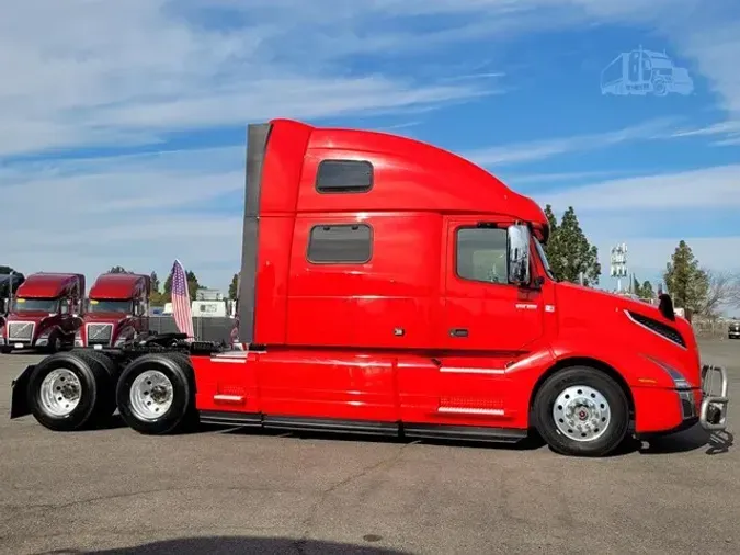 2023 VOLVO VNL64T860