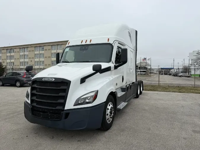 2022 FREIGHTLINER Cascadia 126