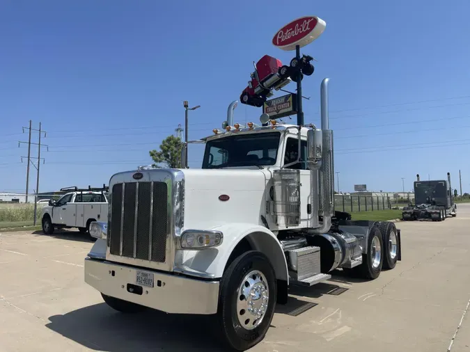 2022 Peterbilt 389