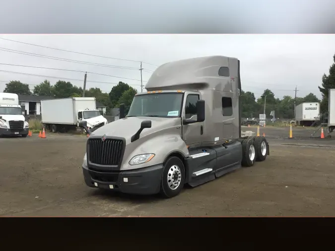 2022 International LT