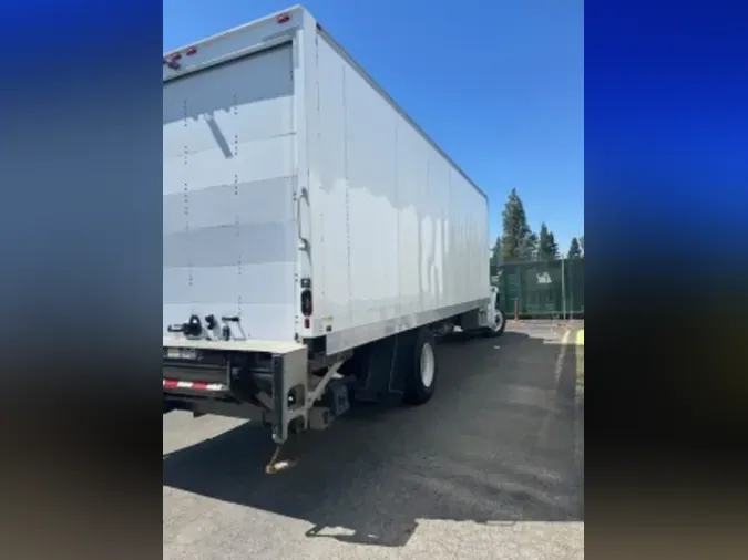2021 FREIGHTLINER M2 106