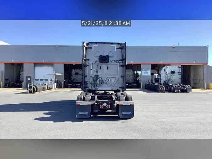 2021 Freightliner Cascadia