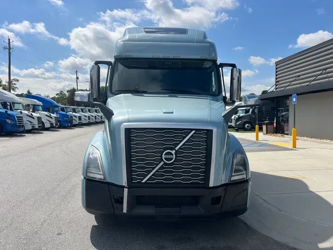 2020 Volvo VNL64T760