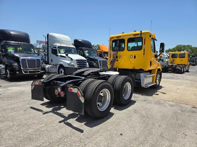 2019 FREIGHTLINER CASCADIA 113
