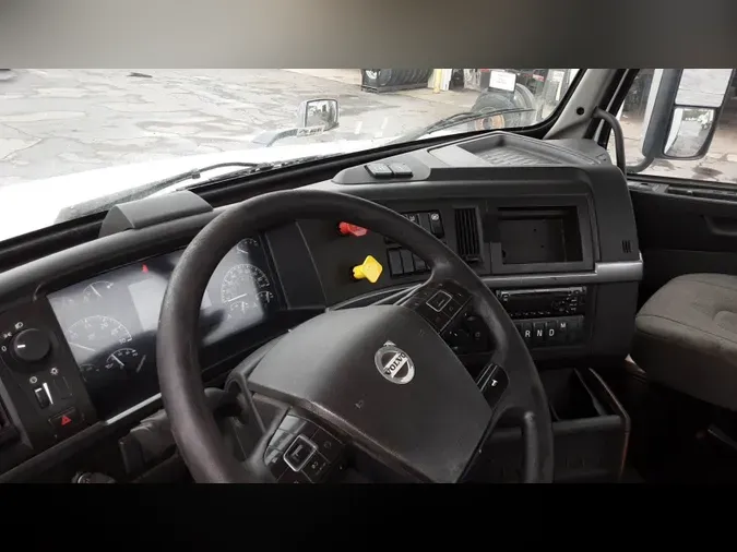 2019 Volvo VNL300