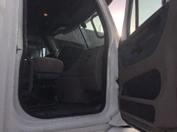 2018 FREIGHTLINER X12564ST