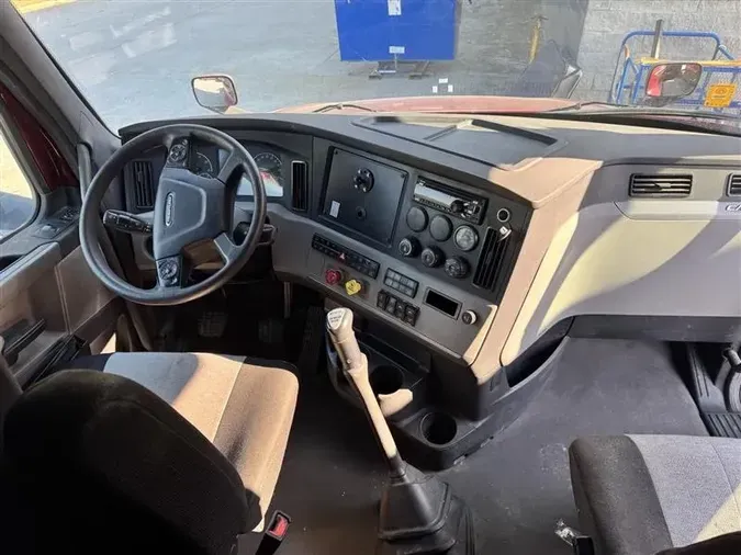 2021 FREIGHTLINER CA12671e994a9952ef6ef5743923a19d17084