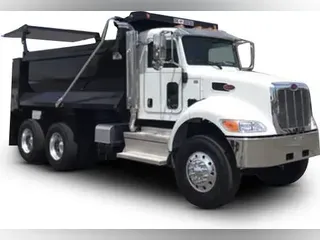 2022 Peterbilt 348