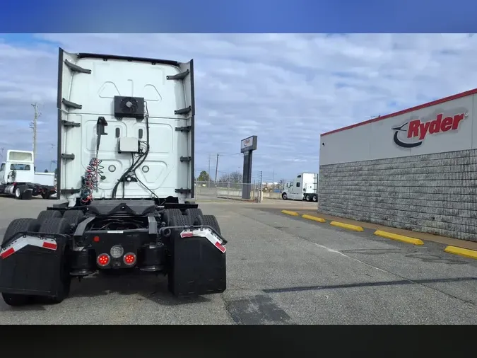 2020 FREIGHTLINER/MERCEDES CASCADIA 125