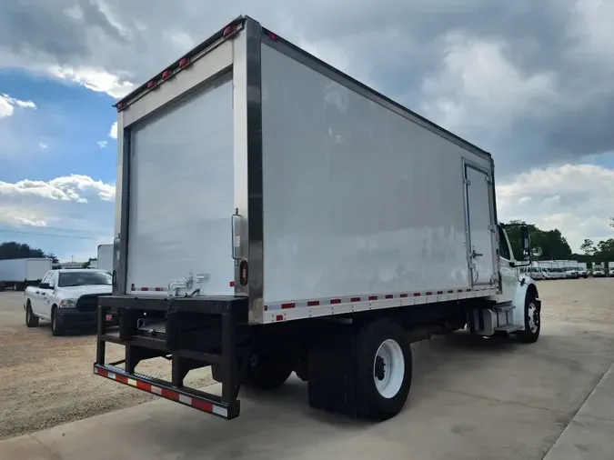 2017 FREIGHTLINER/MERCEDES M2 106