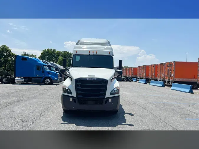 2020 Freightliner Cascadia 126