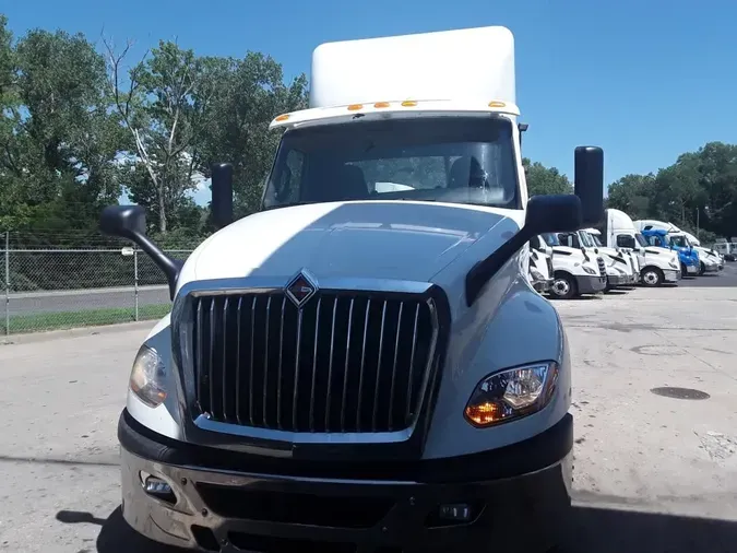 2019 NAVISTAR INTERNATIONAL LT625 DAYCAB T/A