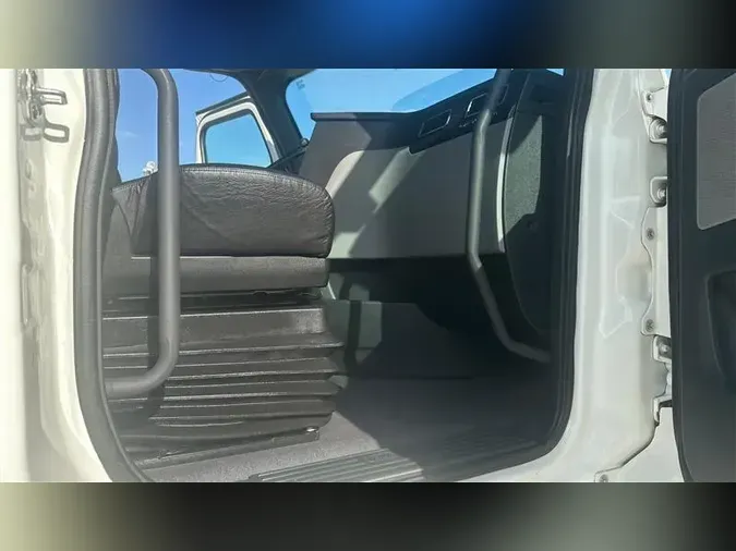 2021 FREIGHTLINER CA126