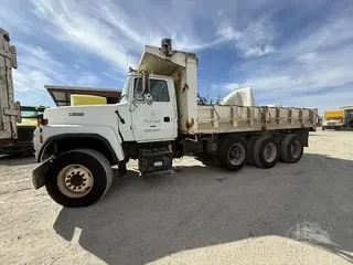 1995 FORD L9000