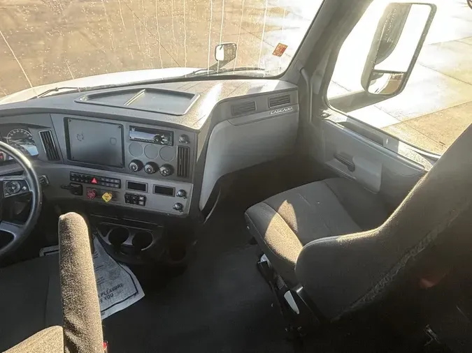 2019 Freightliner New Cascadia 126