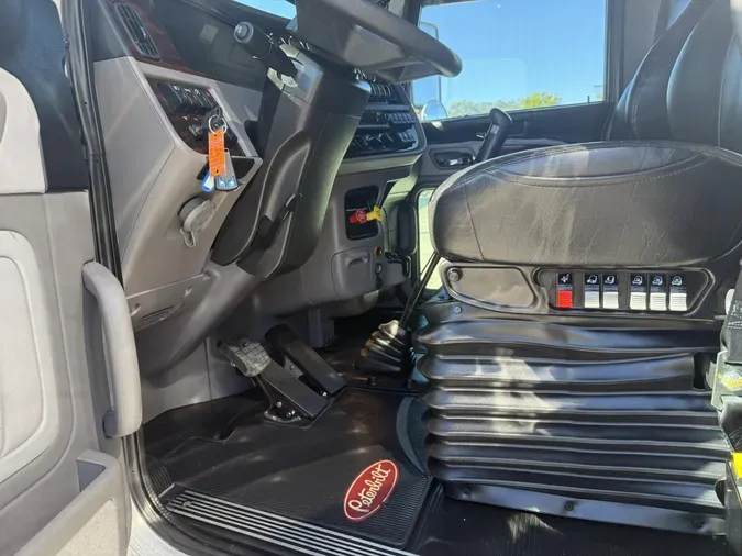 2024 Peterbilt 389