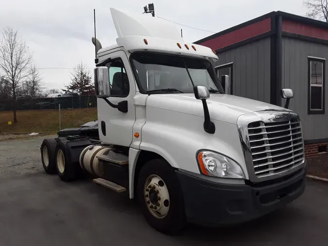 2018 FREIGHTLINER/MERCEDES CASCADIA 125