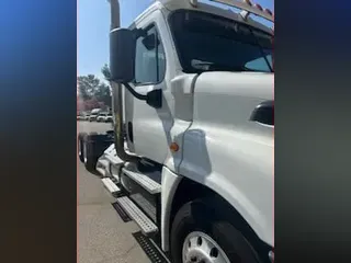 2018 FREIGHTLINER/MERCEDES CASCADIA 125