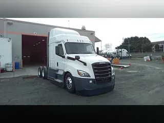 2021 Freightliner Cascadia 126