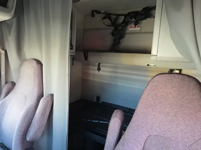 2020 VOLVO VNR64T-6407212d947d843d4a479ff2ce118735192