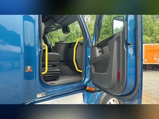 2024 Freightliner Cascadia