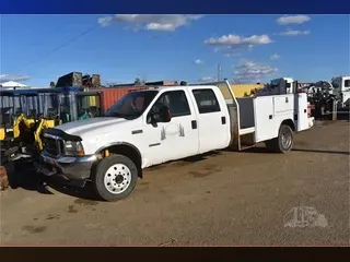 2004 FORD F550 SD