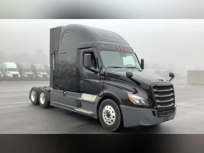 2021 Freightliner Cascadia 1267215b568fc64f78cecef48e69b512309