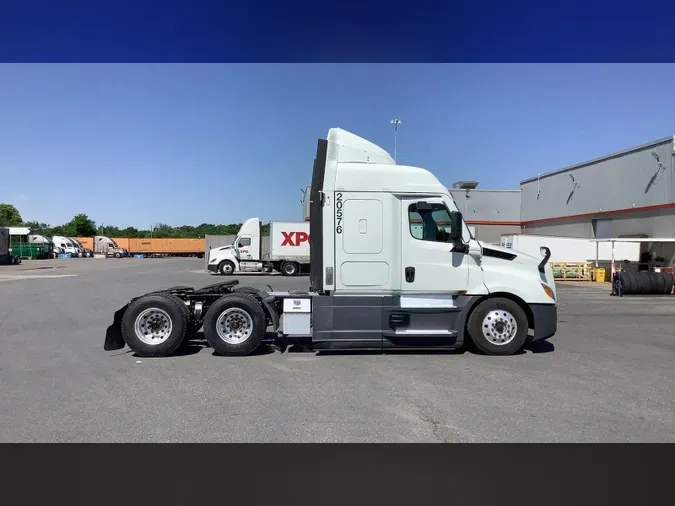 2021 Freightliner Cascadia 126