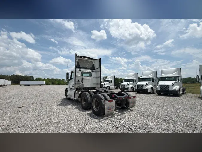 2020 Volvo VNL300