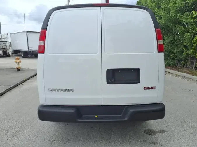 2021 GENERAL MOTORS CORP. G3500