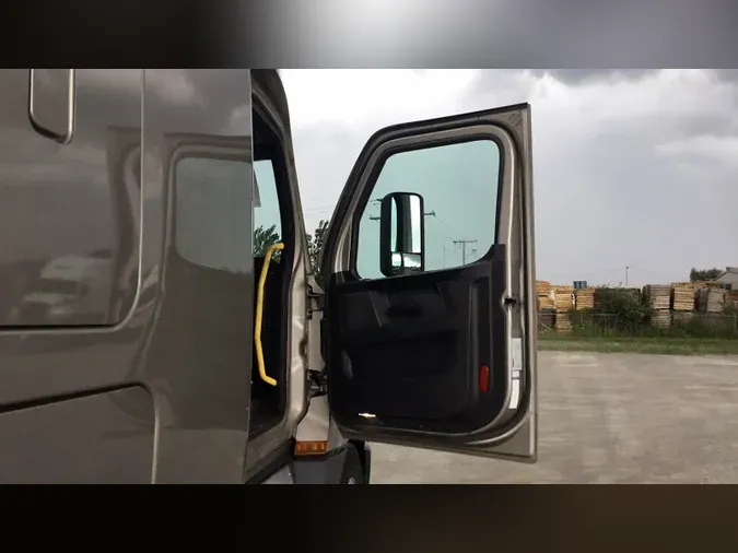 2024 Freightliner Cascadia 126