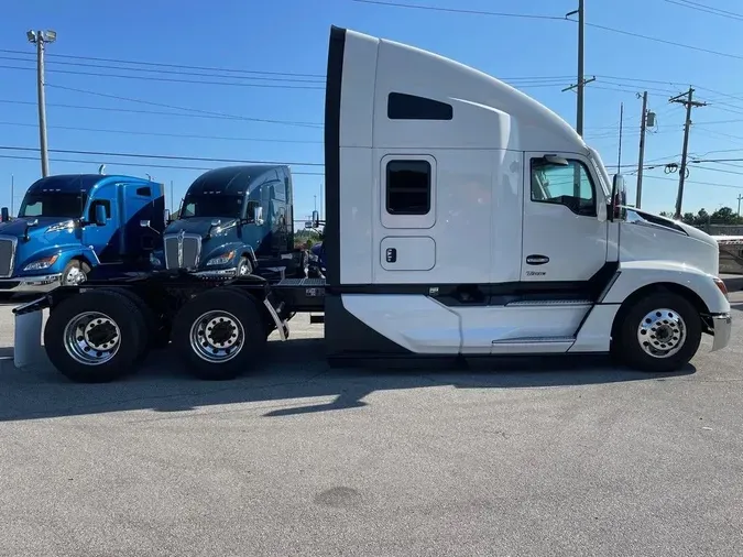 2025 Kenworth T680